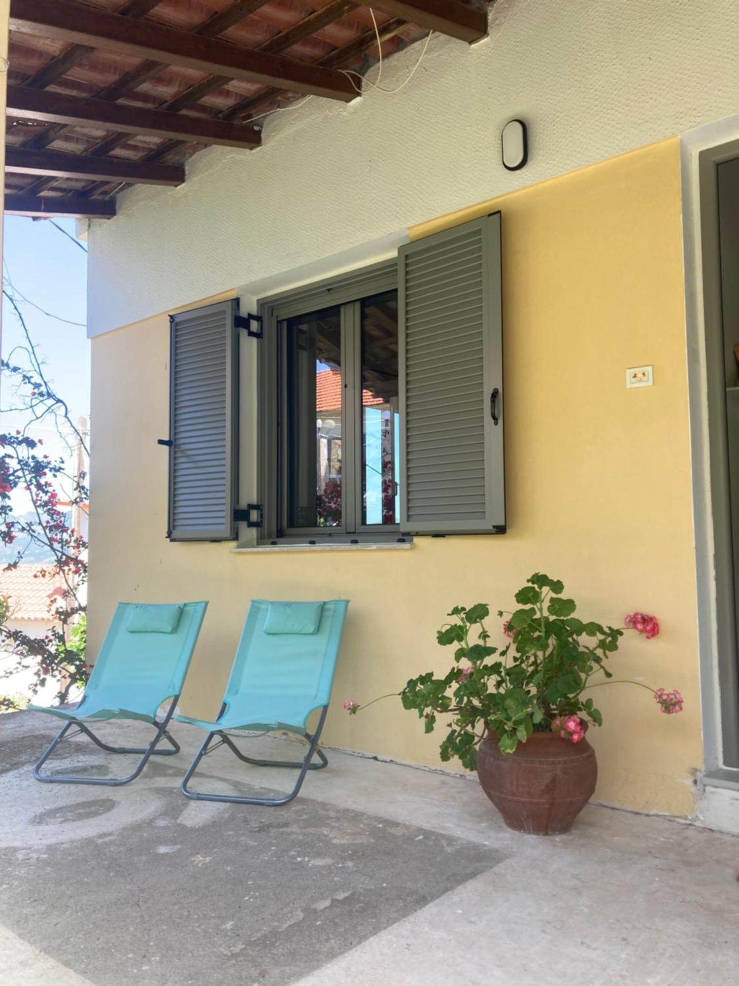 Au Son Des Cloches Villa Zacharo Exterior photo
